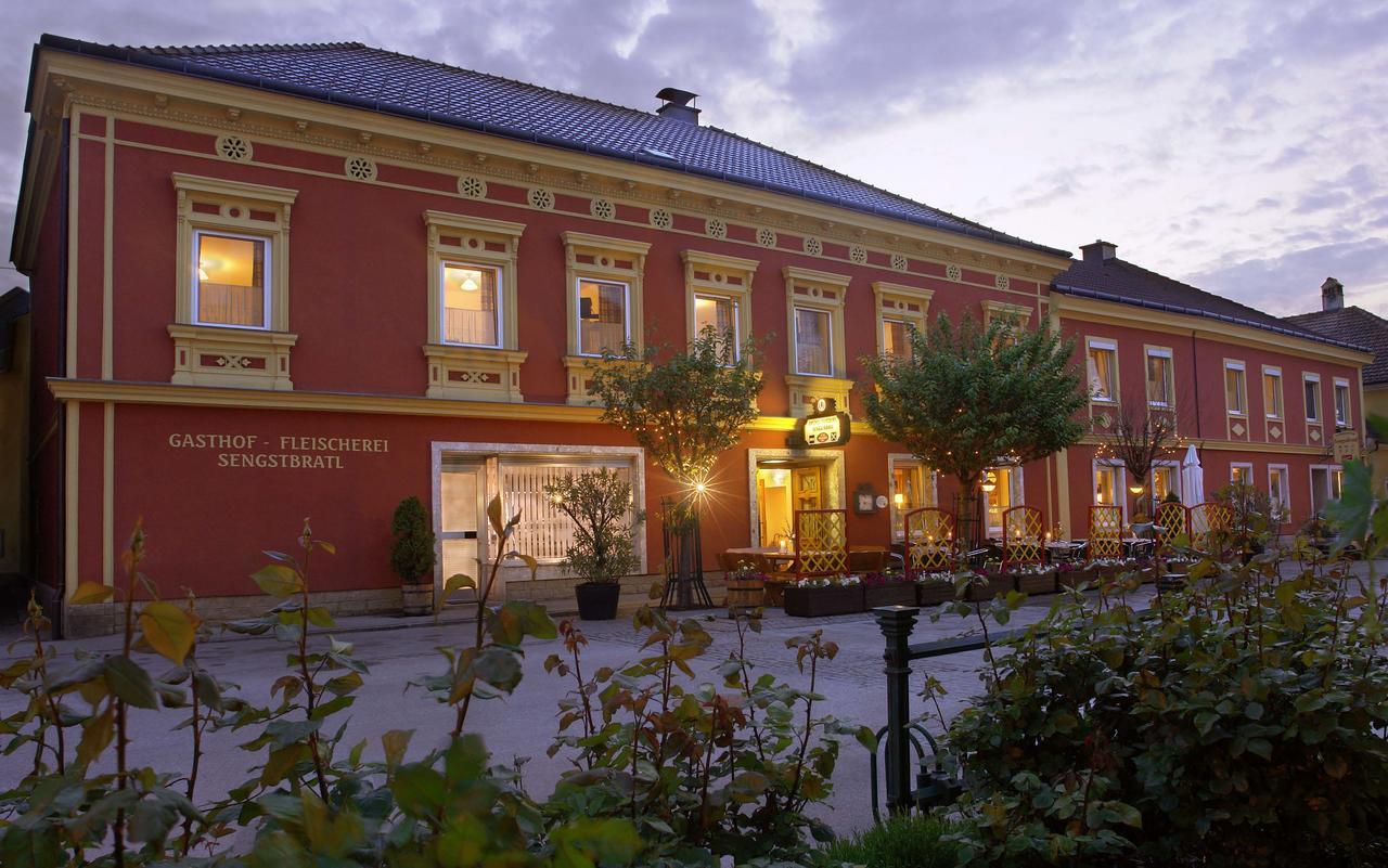 Landgasthof Sengstbratl Wallsee Eksteriør billede